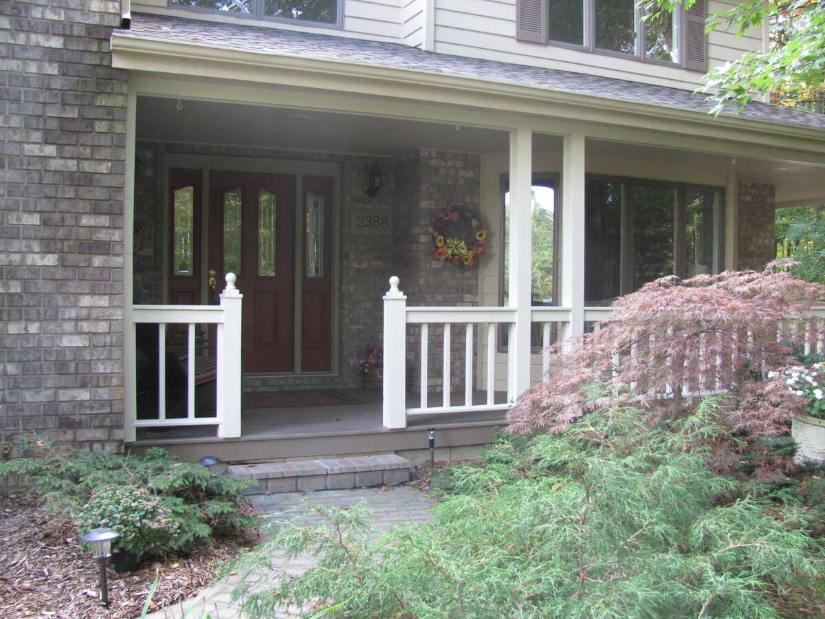 House Hunting Attentiongetter at 2388 N. Deer Valley in Larkin Township