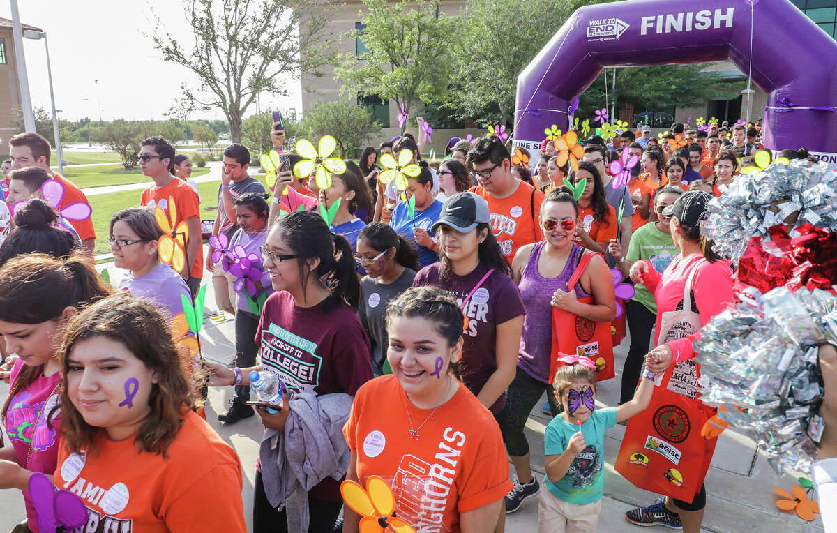 Laredoans participate in the 2016 Walk to End Alzheimer?’s Saturday morning at Texas A& International University.