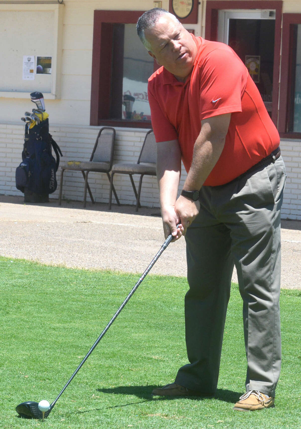 Golf pro Davis emphasizes fun, getting people playing