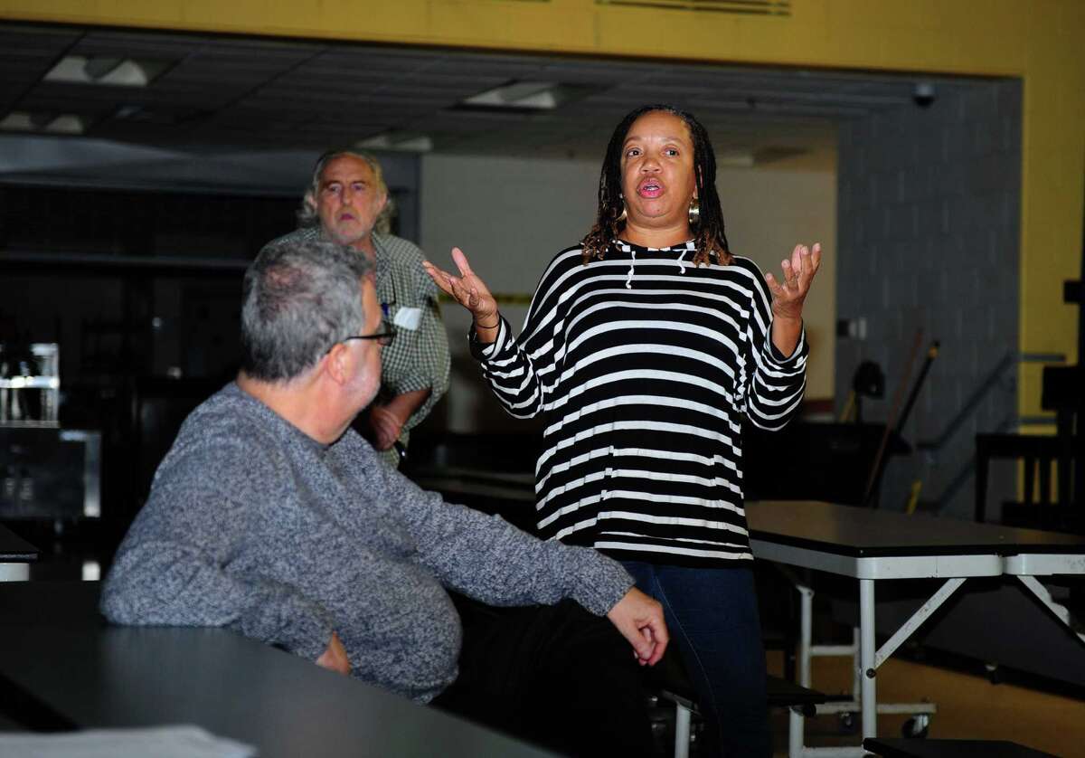 Police intervene at contested Bridgeport BOE meeting