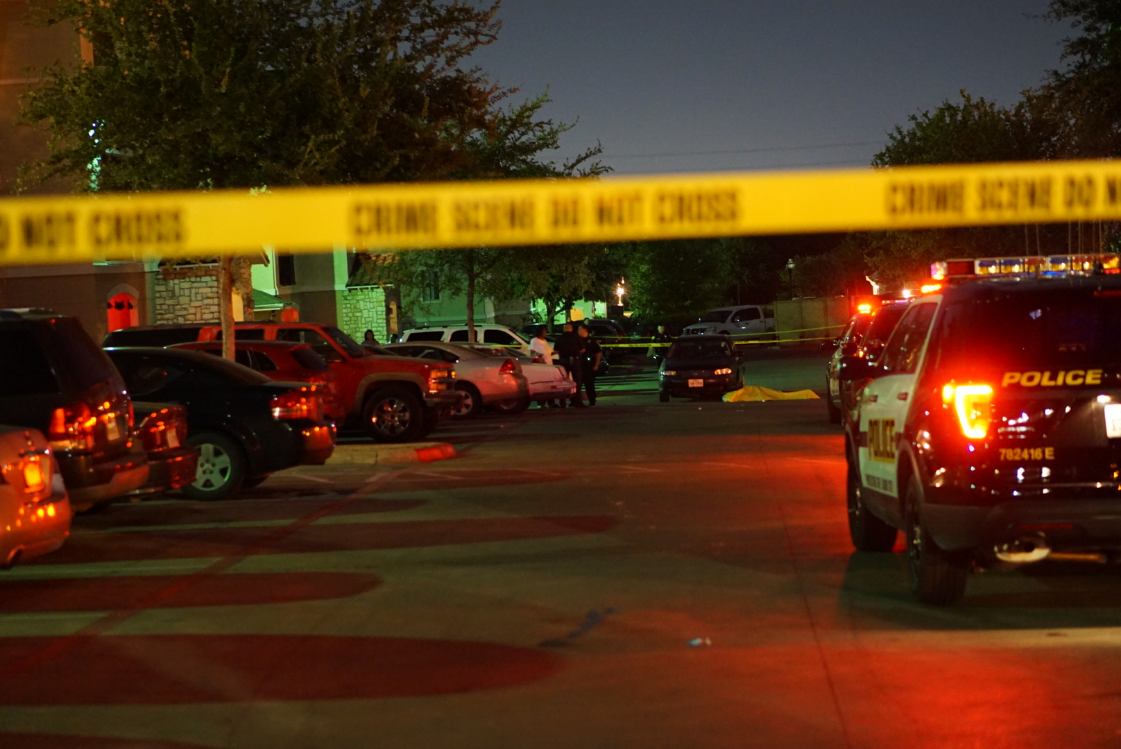 Man gunned down by passerby at Southeast Side apartments identified