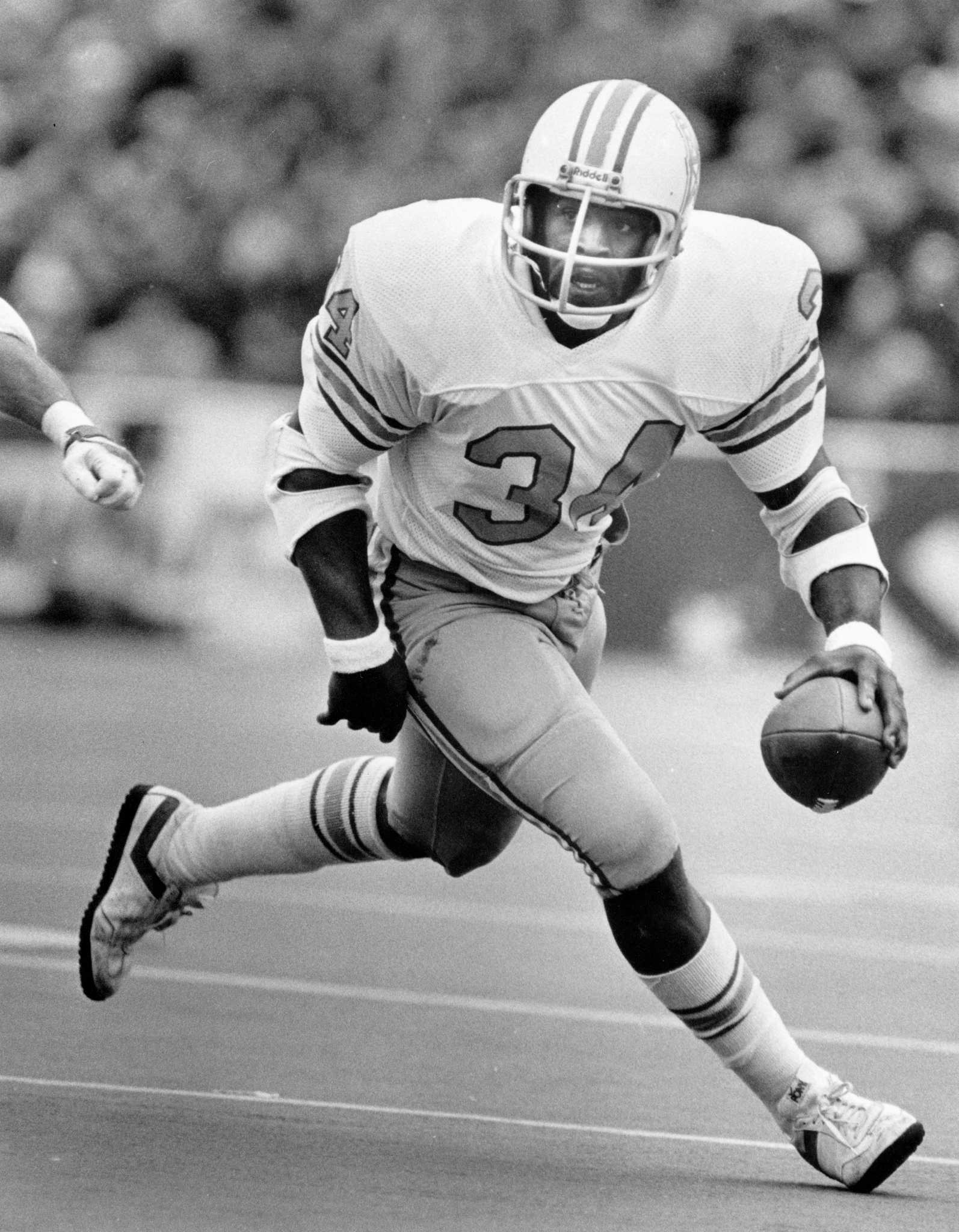 Run, hit, repeat. Earl Campbell's path to football greatness