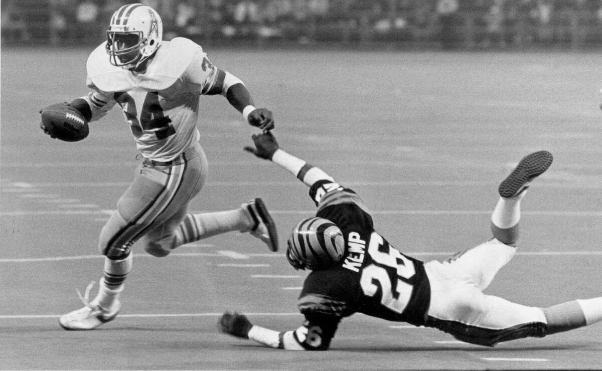 Run, Hit, Repeat. Earl Campbell's Path To Football Greatness