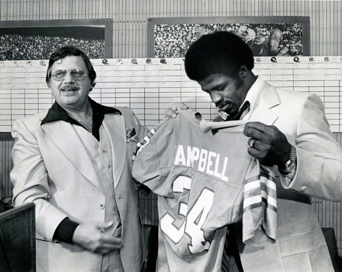 Run Hit Repeat Earl Campbell S Path To Football Greatness