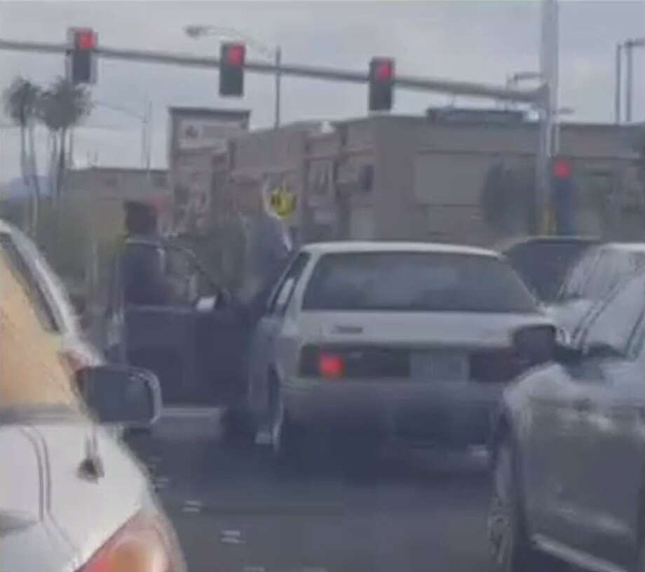 Shocking Las Vegas road rage fight ends in man with crowbar body ...