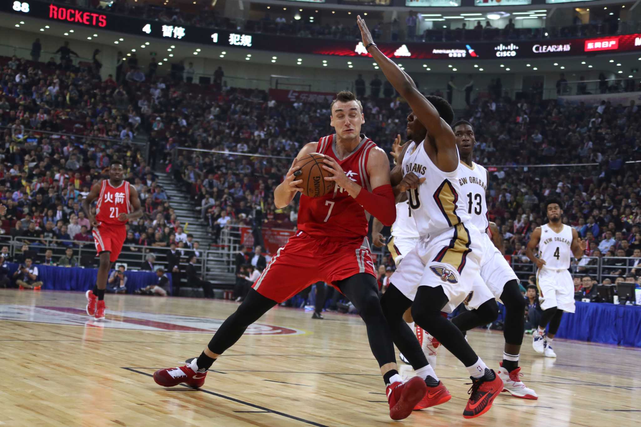 Rockets report: Sam Dekker’s versatility improves his chances for court