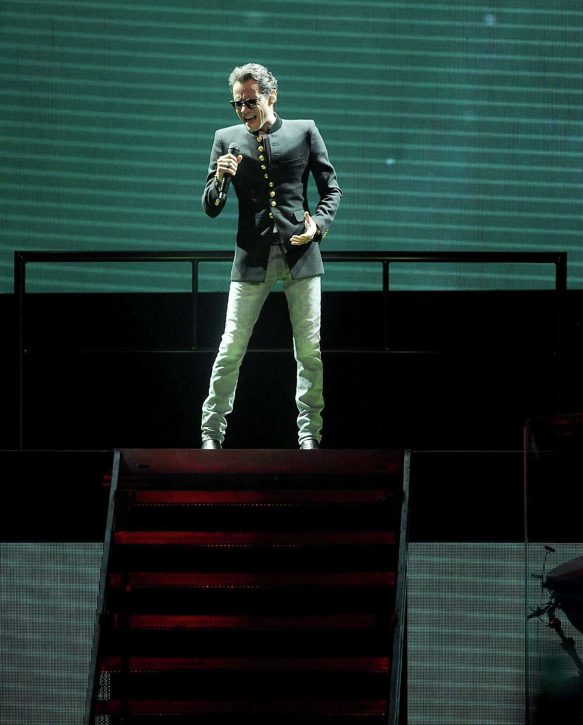 Marc Anthony serenades fans at Toyota Center