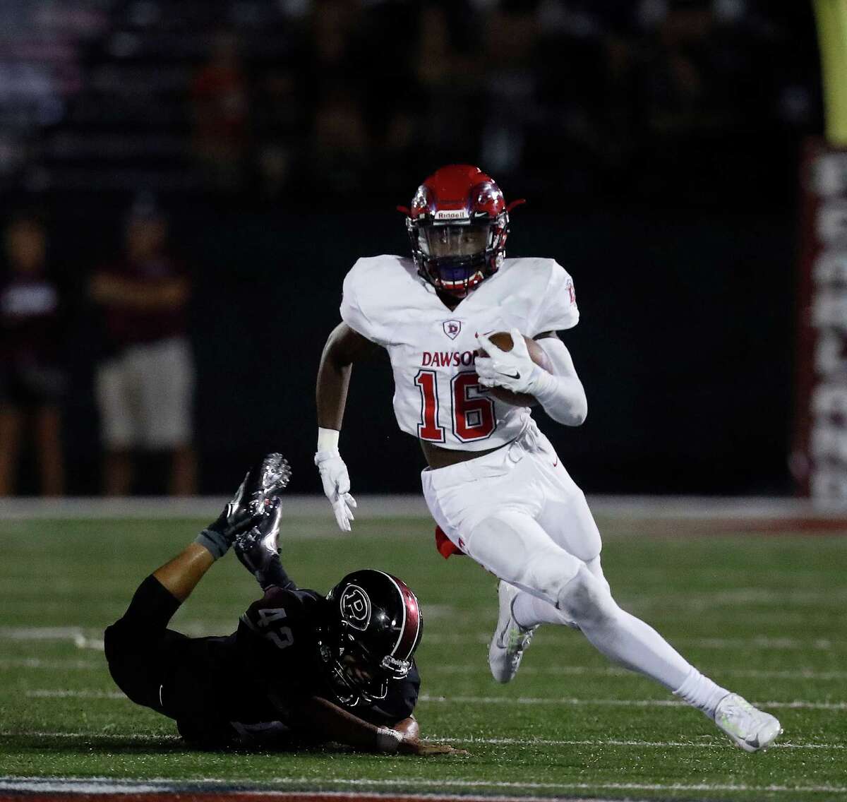 Dawson prevails against rival Pearland