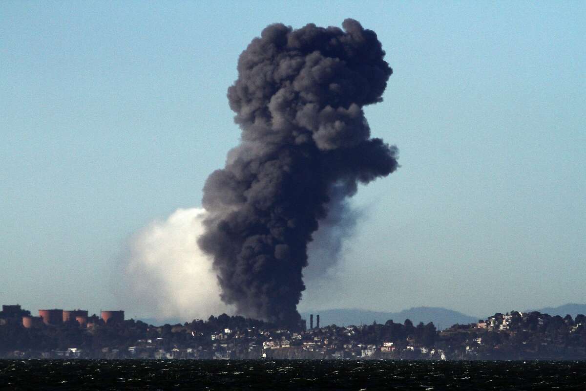 Release of the flammable vapor cloud that led to the fire at the Chevron Oil refinery in Richmond Calif, Aug 6, 2012. By Tony Lee/Special to the Chronicle