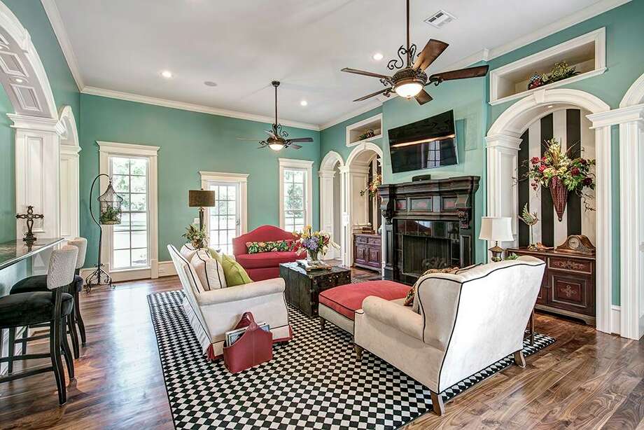 Historic plantation house replica in Tomball sees huge price reduction