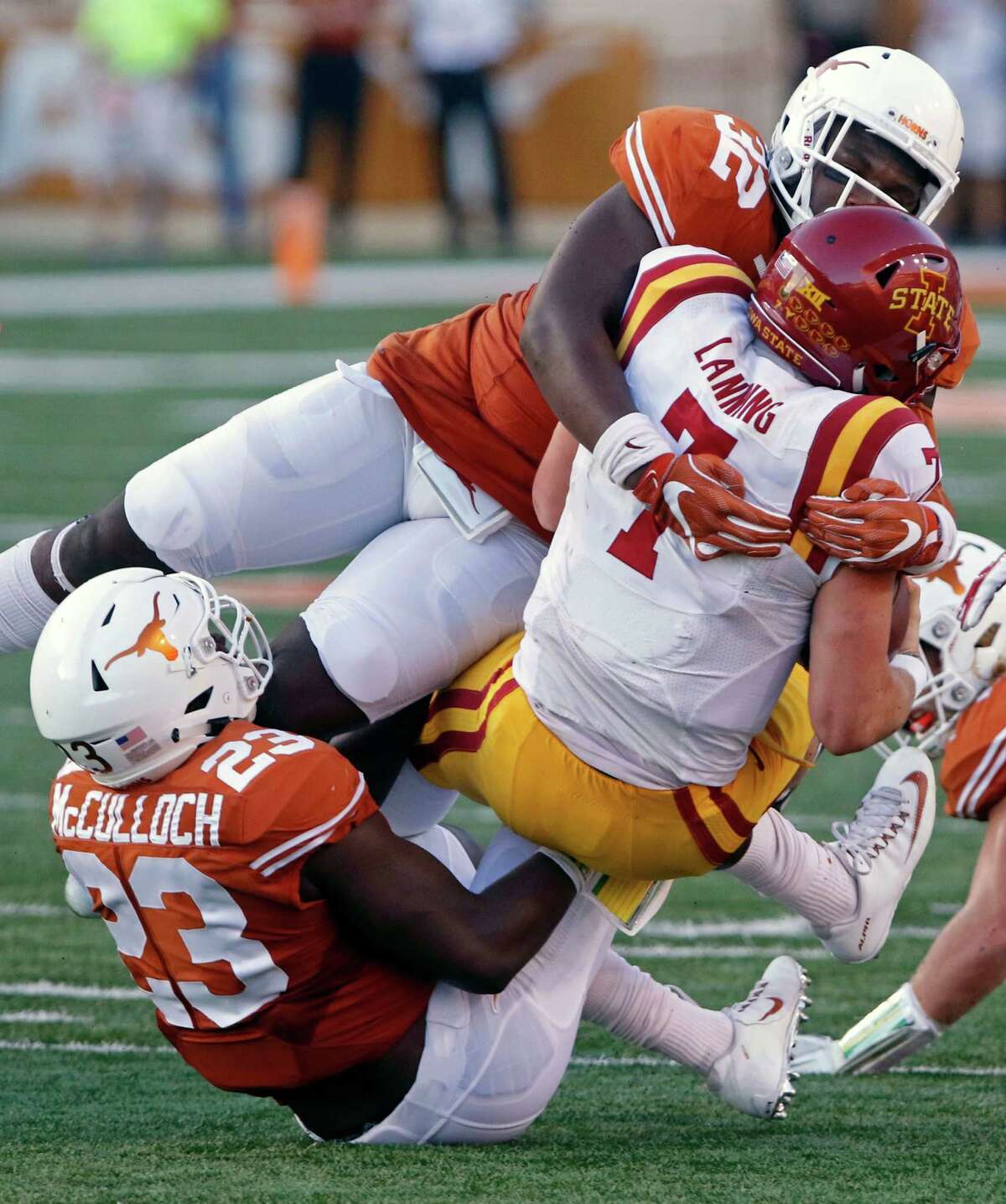 Texas defense emerging as a dominant group for No. 4 Longhorns after 2 games