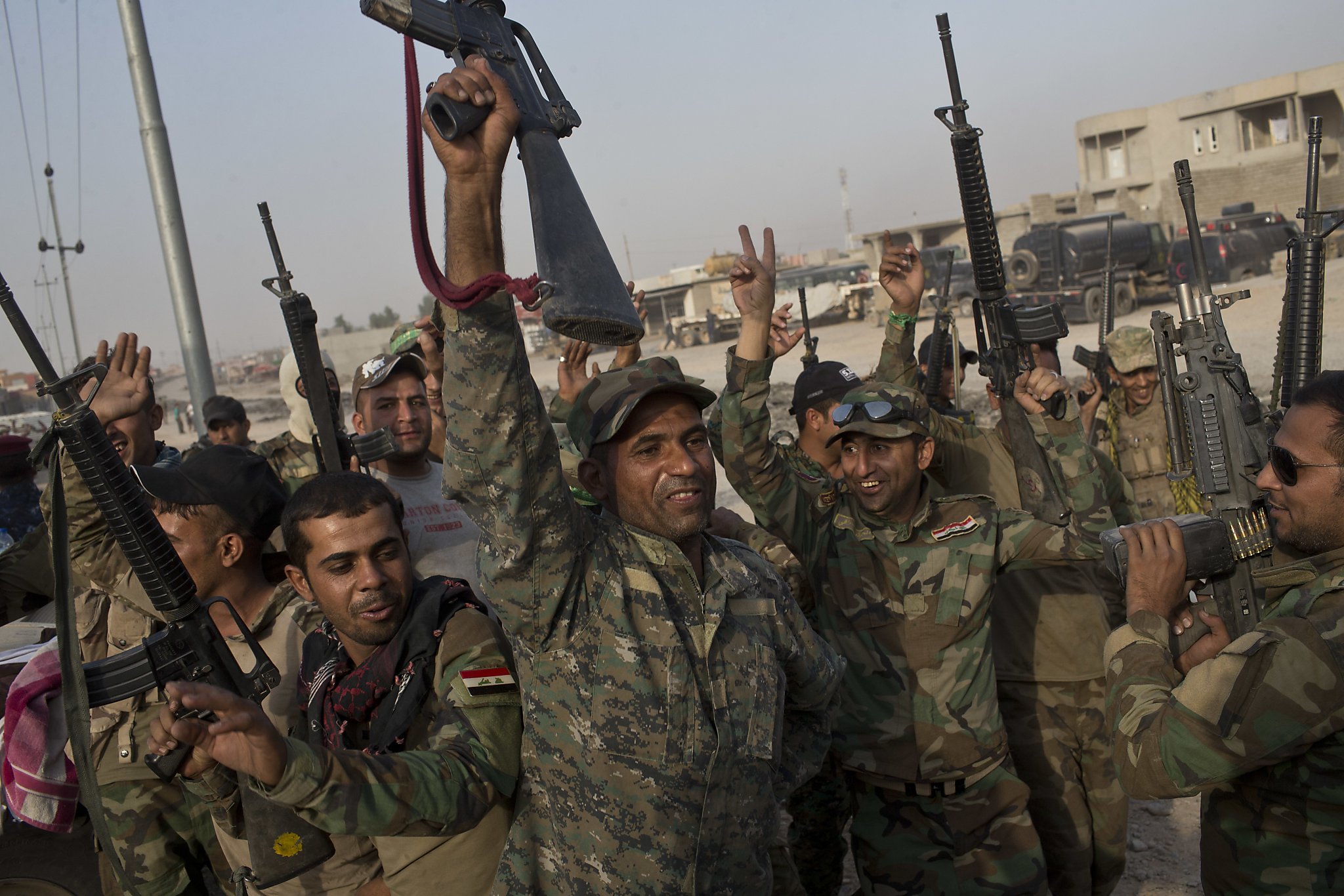 Iraqi general calls on Islamic militants in Mosul to surrender