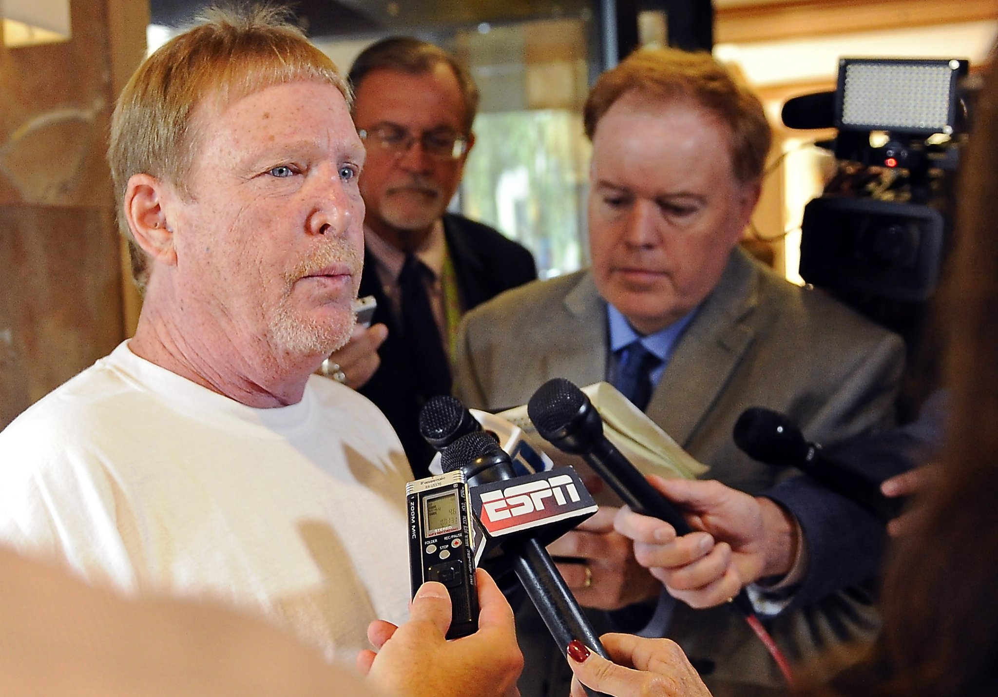 Raiders owner Mark Davis makes case for Vegas to NFL owners