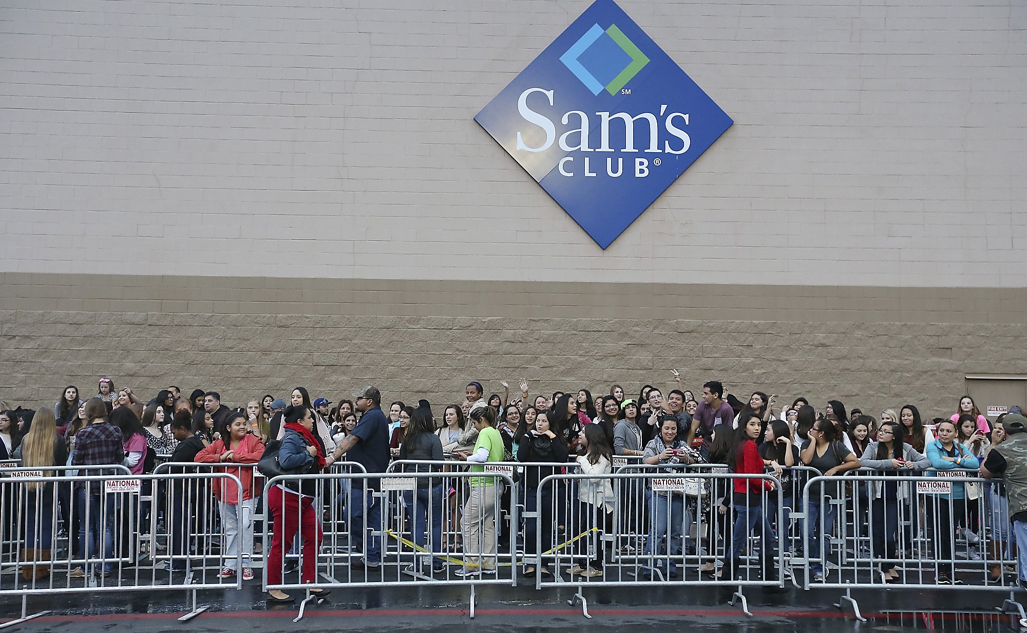 Stores closed on Thanksgiving, 2017