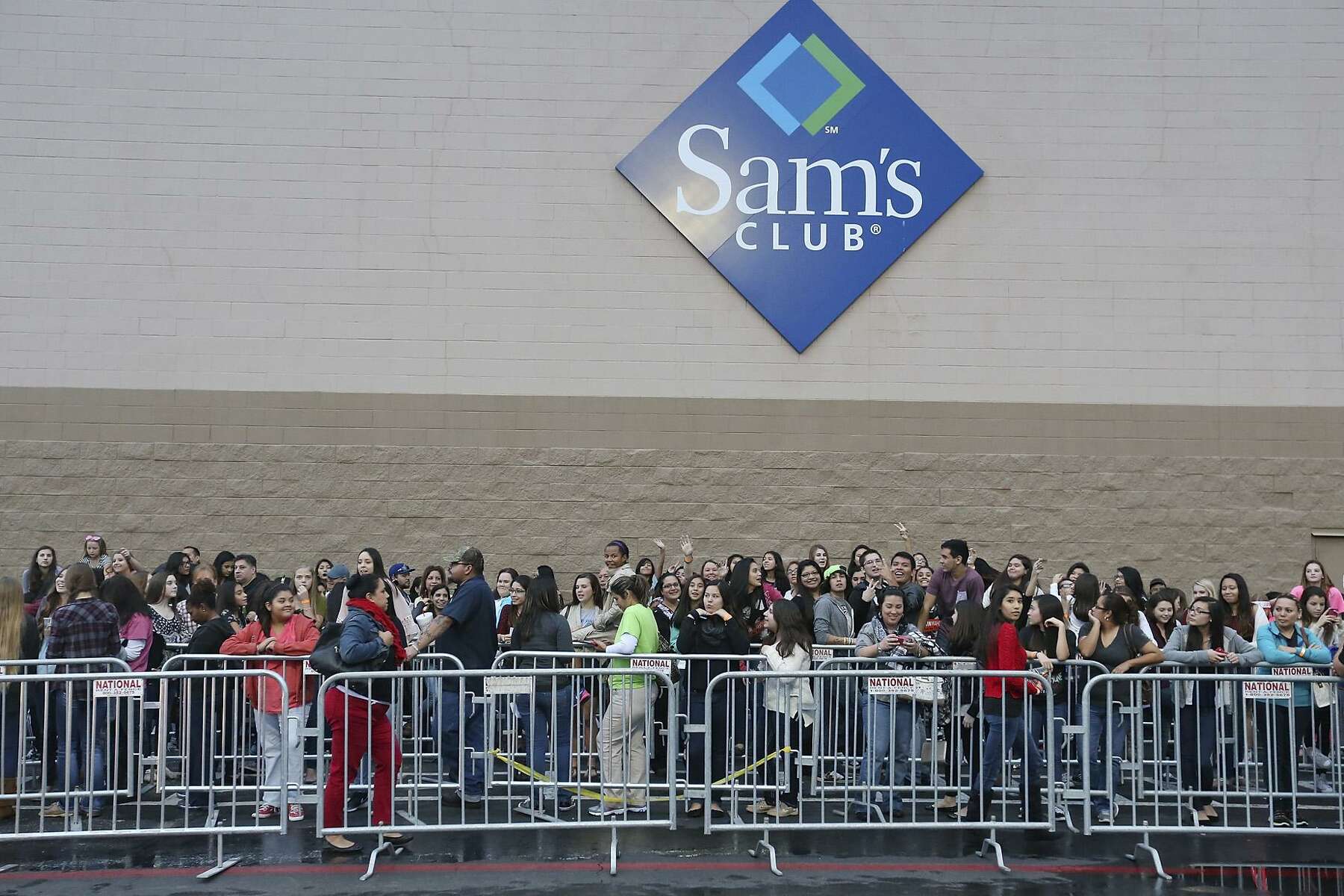 crocs sam's club