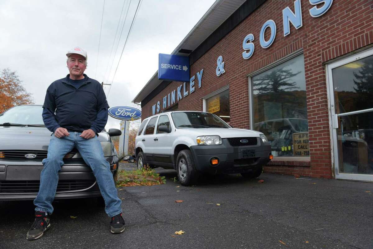 Tiny Ford dealership fights to preserve Henry Ford promise