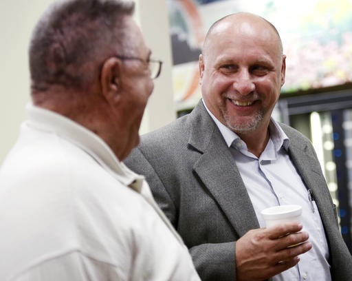 Longtime detective in Rochester celebrates retirement