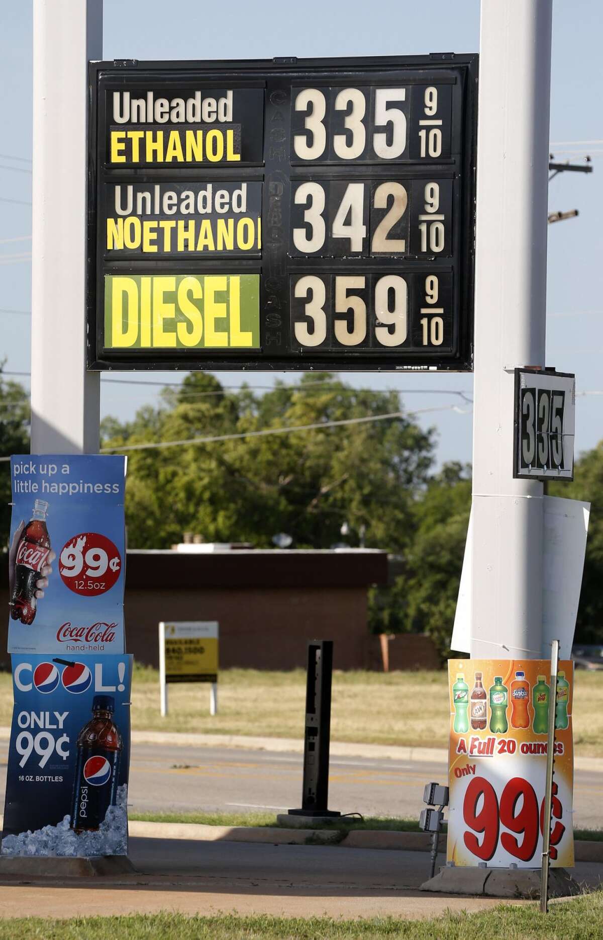 Boost for cars or bust? Ethanol debate heats up