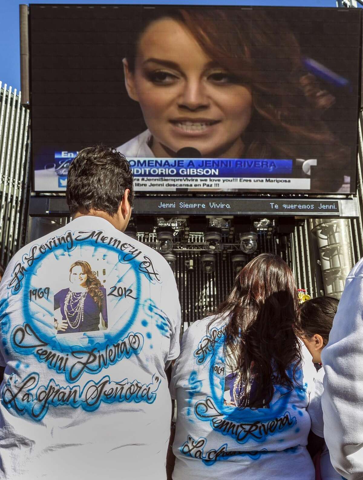 Jenni Rivera Buried 42 - tg8c75s