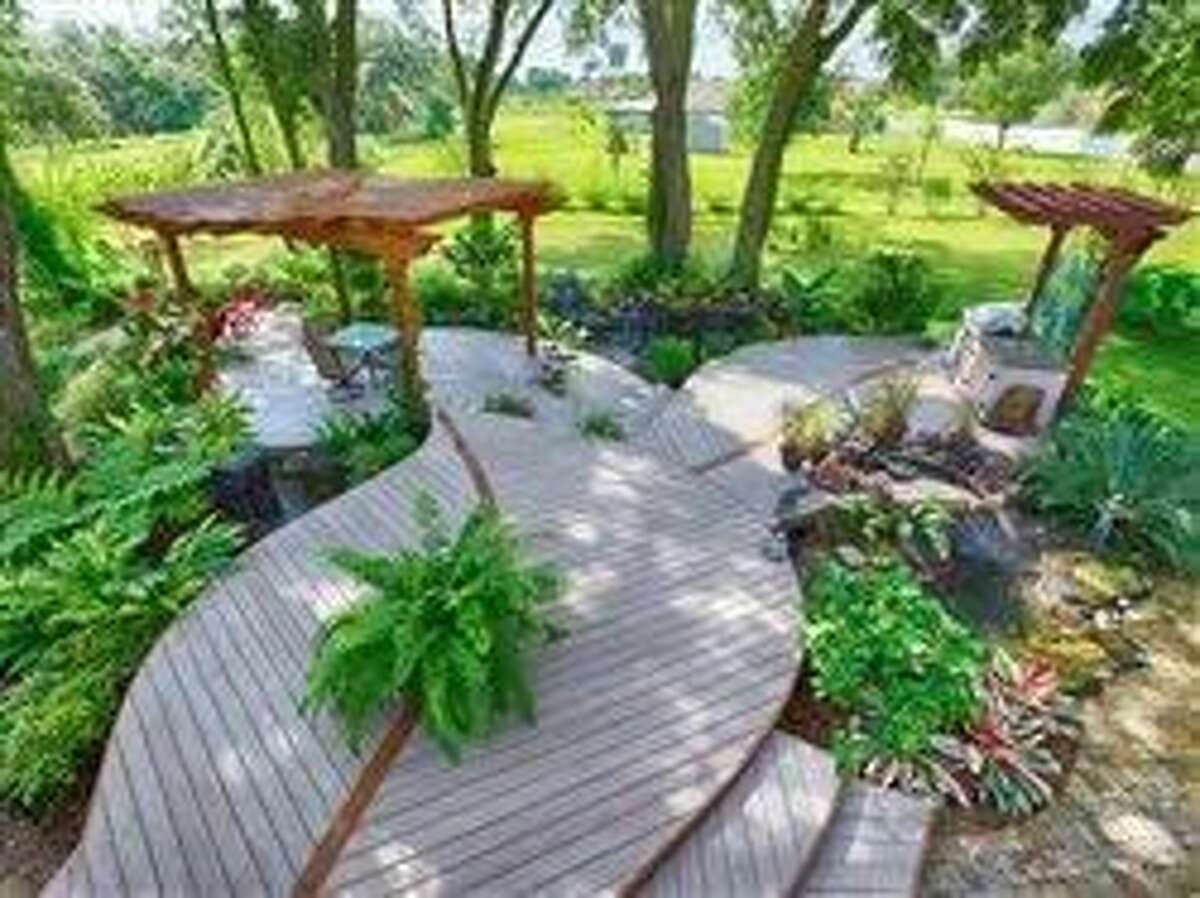 6 deck dos for creating your own deck escape