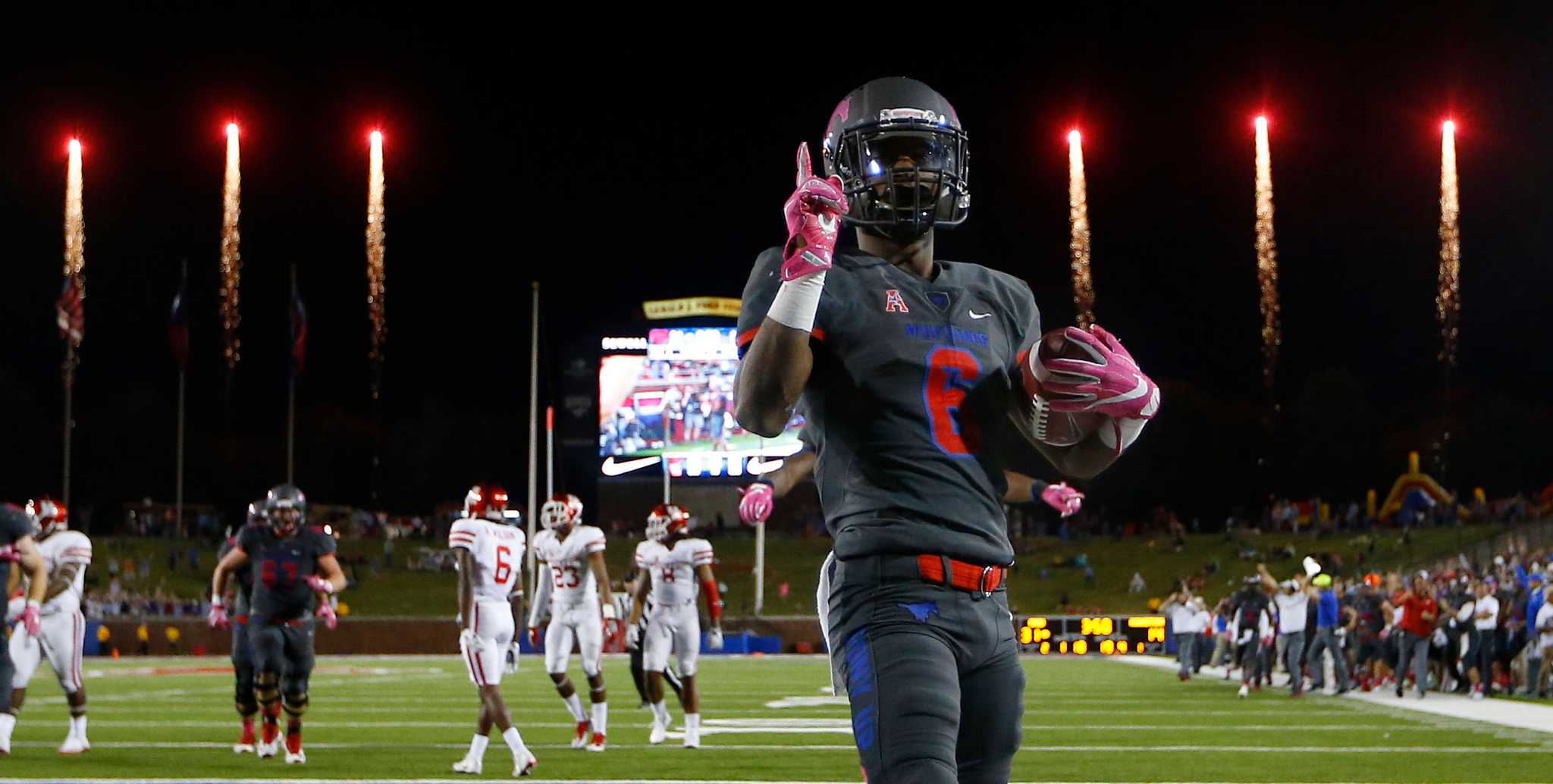 UH dominates SMU, Houston one step closer to BCS glory - The Venture