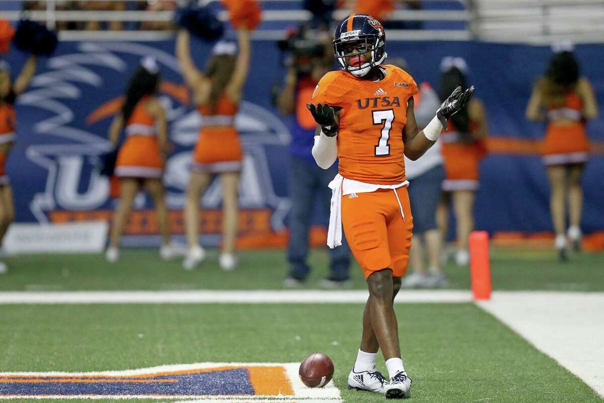 UTSA Roadrunners wide receiver Kerry Thomas Jr. (7) reacts after scoring a touchdown during first half action against the UTEP Miners Saturday Oct. 22, 2016 at the Alamodome.