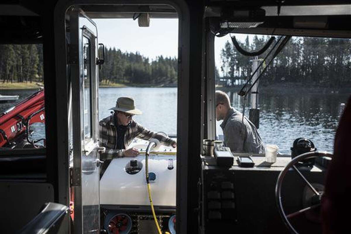 Diving to Yellowstone Lake's underwater world