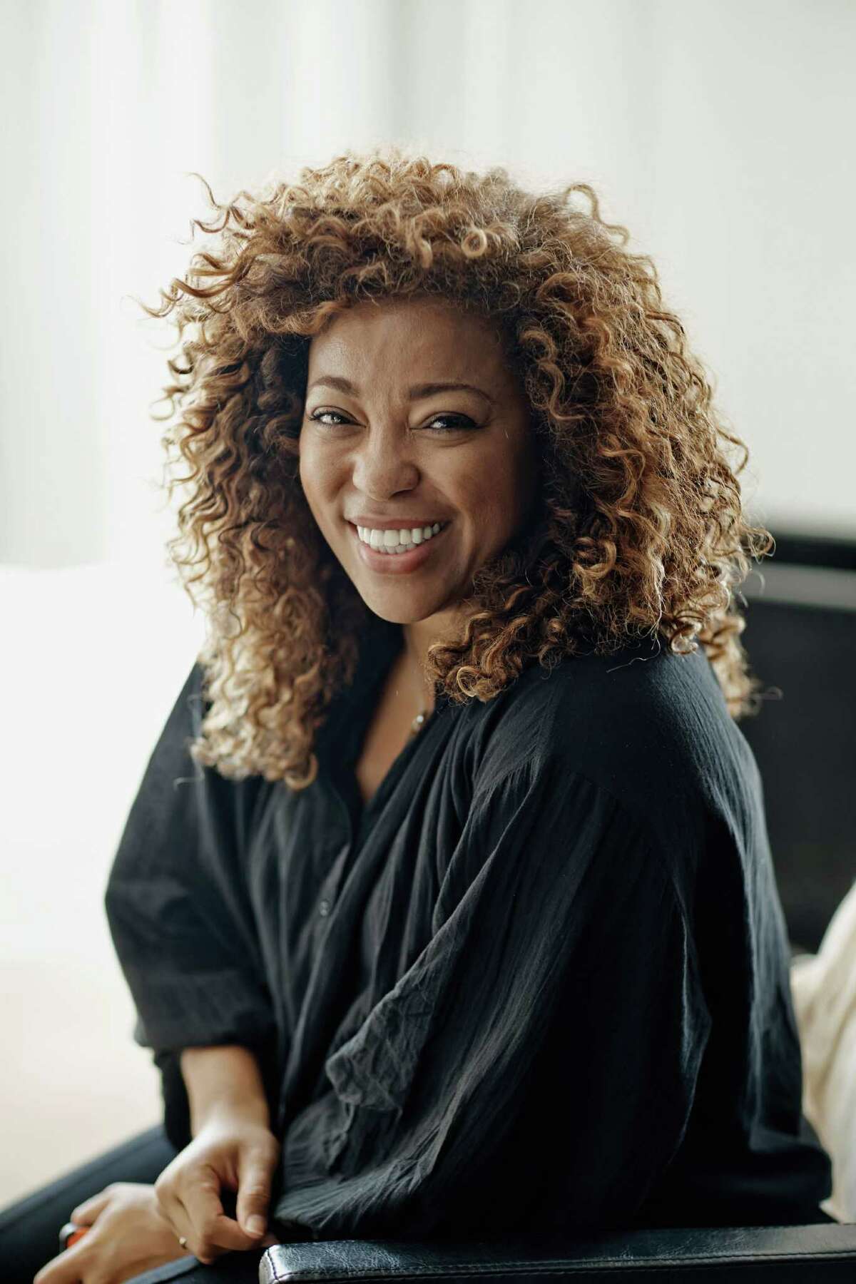 Celebrity hair stylist Tippi Shorter visits Houston salon