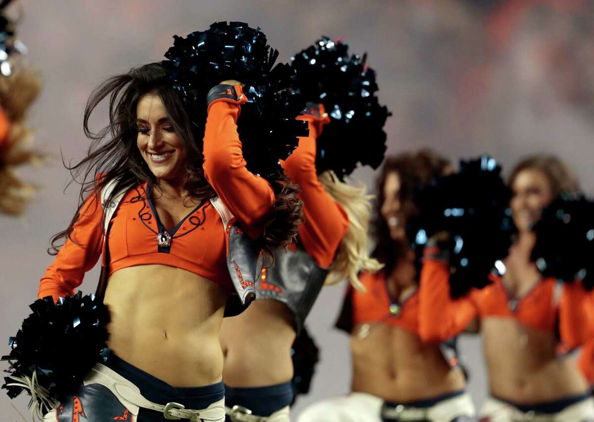 Science Cheerleaders on the NFL Indianapolis Colts and Denver Broncos -  Science Cheerleaders