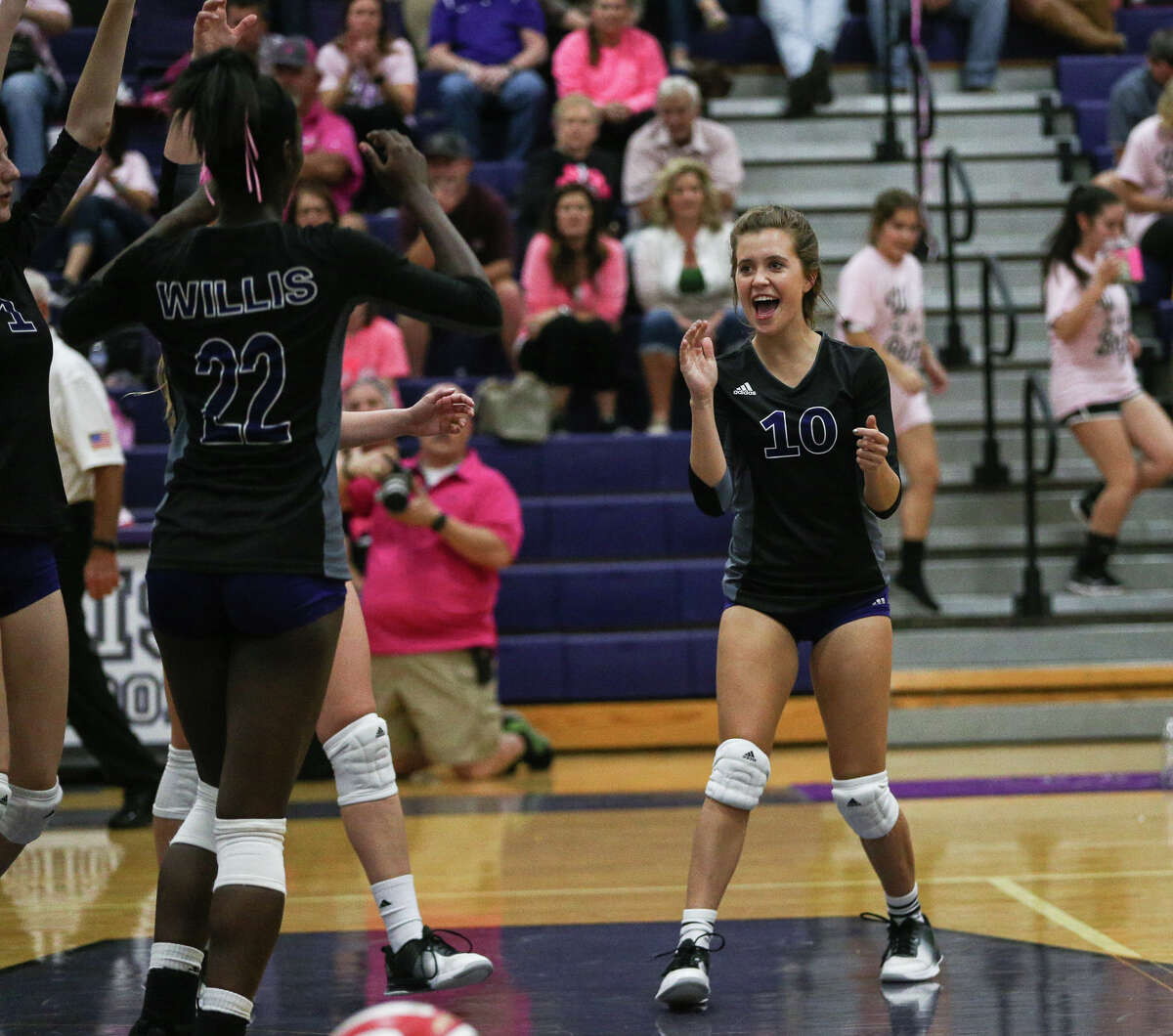Willis' Kylie Debrowski (10) celebrates during the varsity volleyball game against Huntsville on Tuesday, Oct. 25, 2016, at Willis High School. (Michael Minasi / Chronicle)