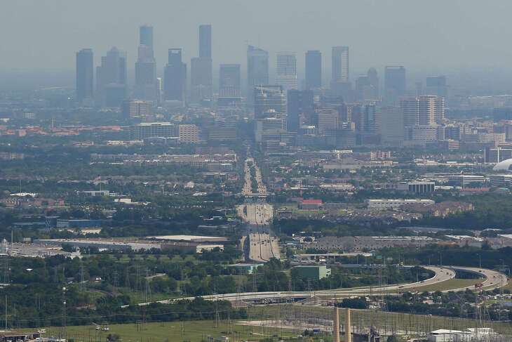 Aerial view of US 90 and downtown Houston and the Texas Medical Center Wednesday, September 7, 2016. ( Michael Ciaglo / Houston Chronicle )