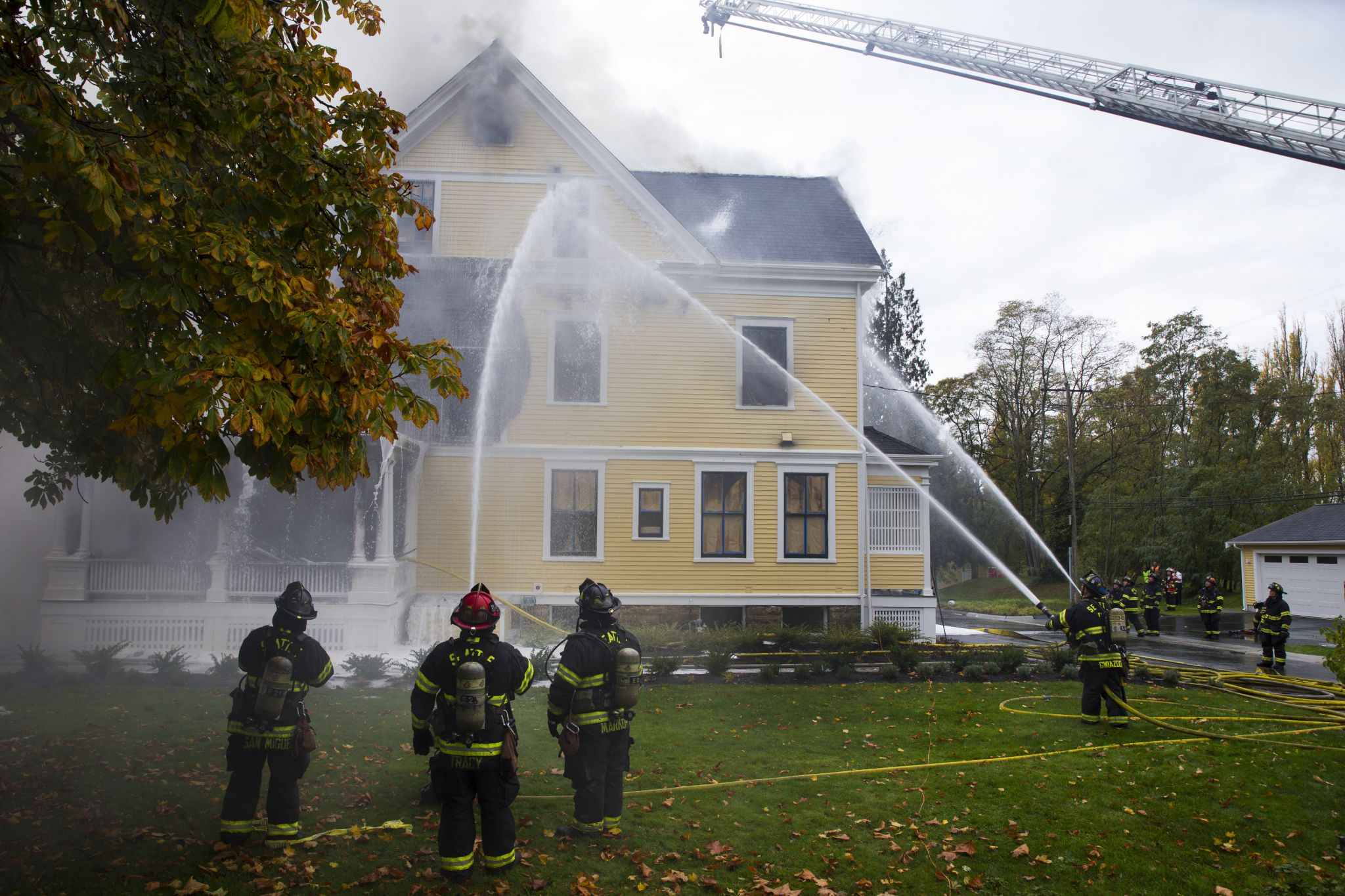 Historic Fort Lawton home burns at Seattle's Discovery Park