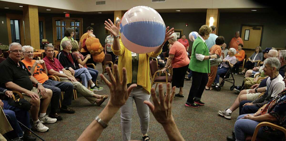2 beach balls