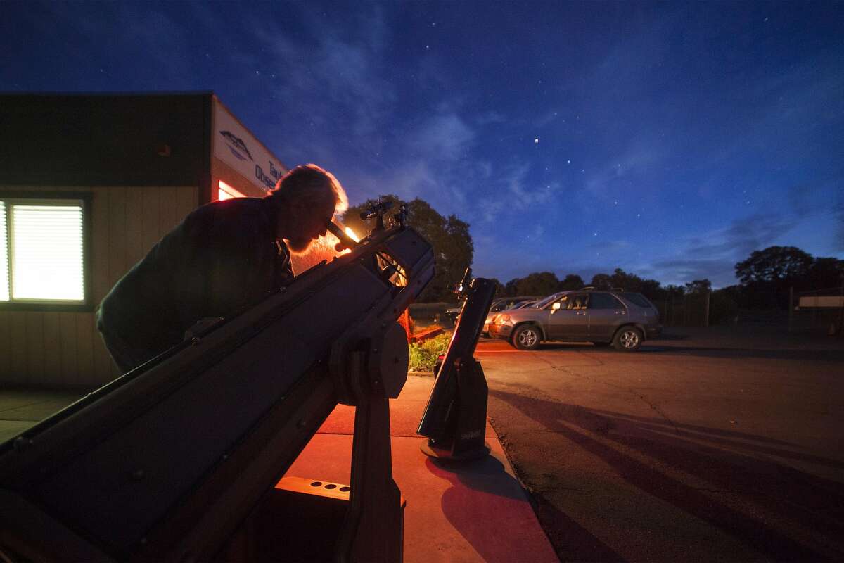 Stargazing at the Taylor Observatory in Kelseyville, California, USA 22 Oct 2016. (Peter DaSilva/Special to The Chronicle)