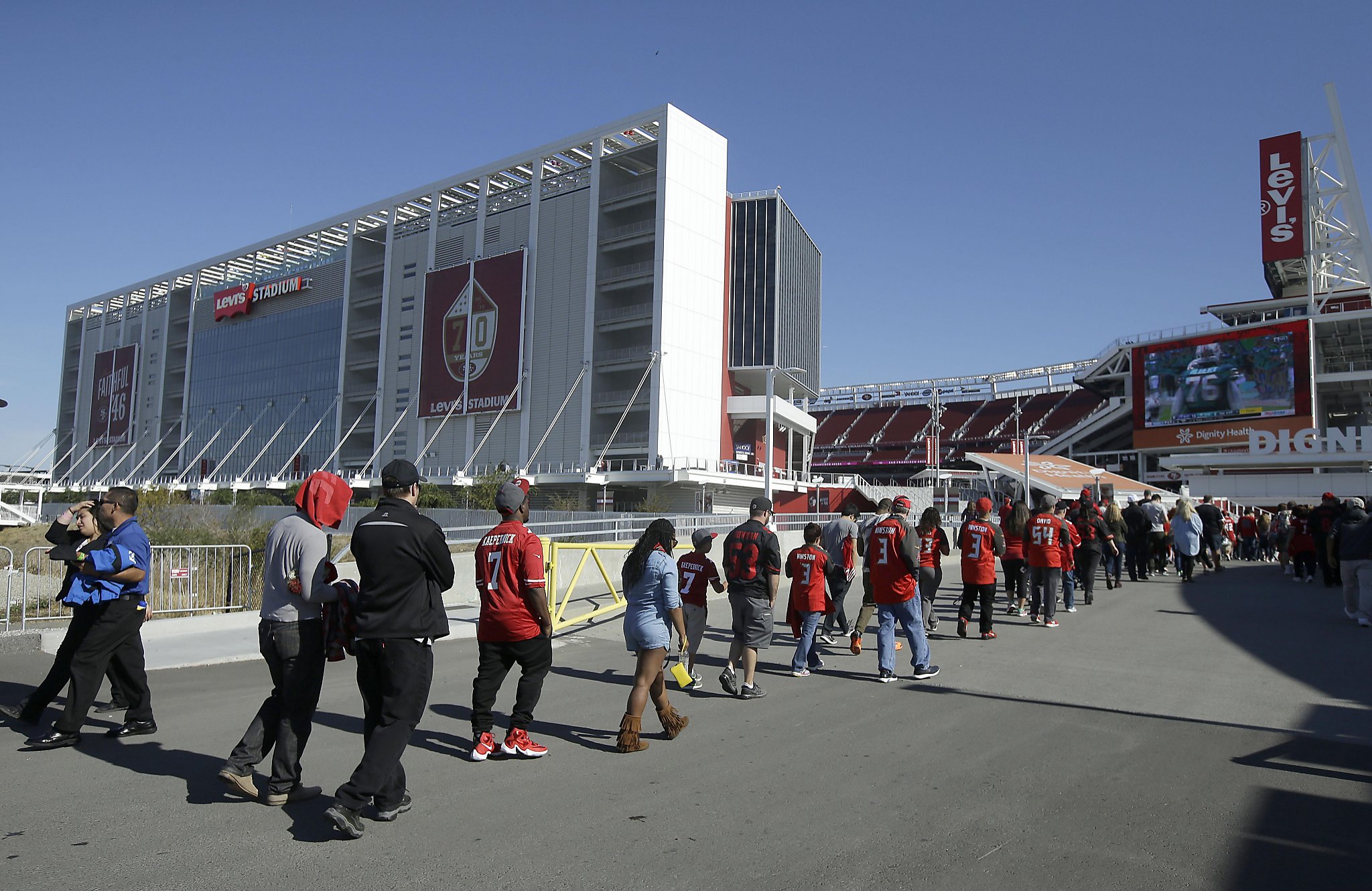 Outside the headquarters of the San Francisco 49ers, on Wednesday Mar. 3,  2011, in Santa Clara, Ca., where things may become even quieter if the  labor battle between the players union and