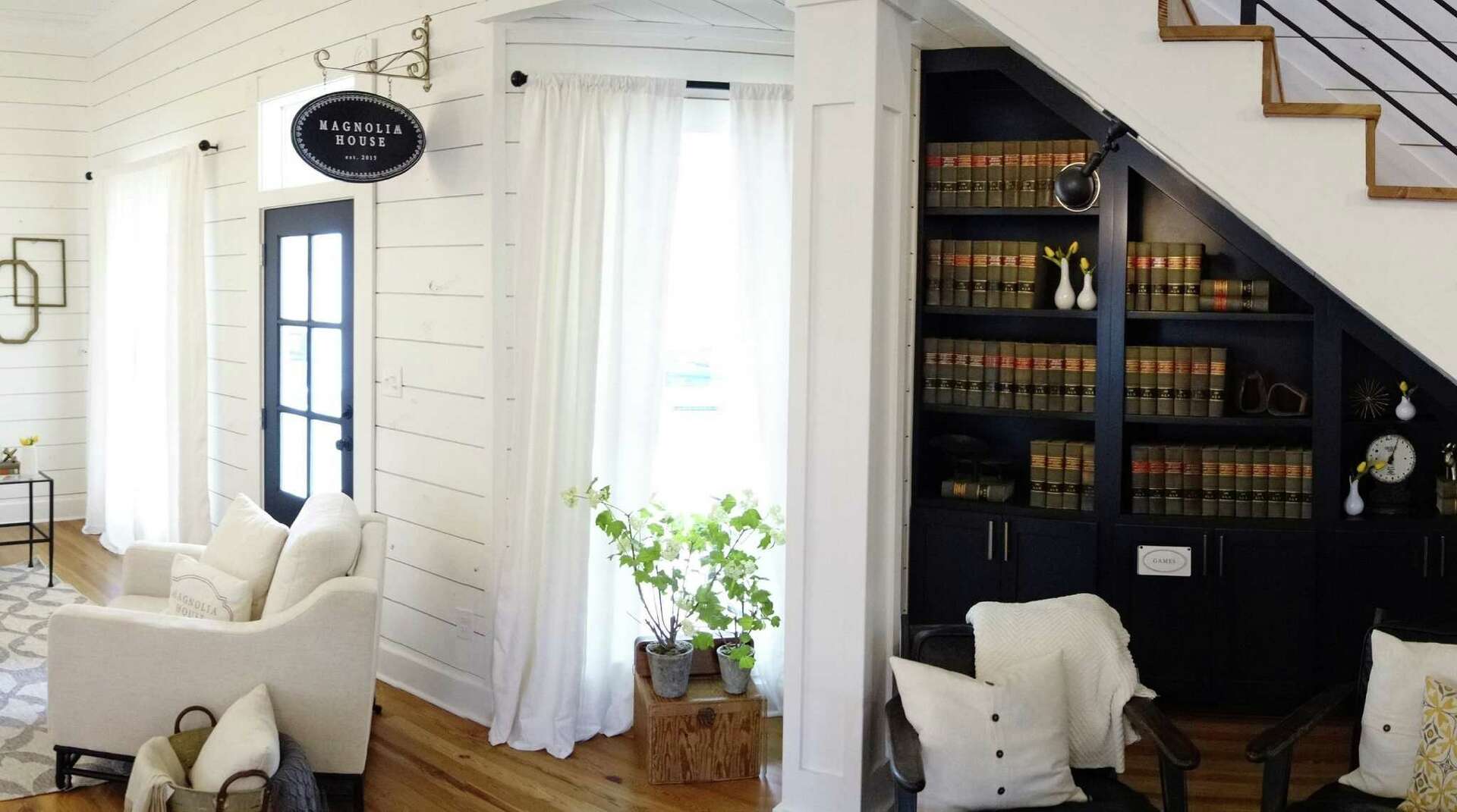 Magnolia House is reflection of 'fixer-upper' style by Joanna and Chip  Gaines, image size:1920x1071