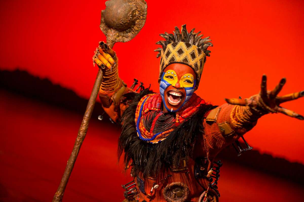 Mukelisiwe Goba as Rafiki in SHN's "The Lion King."