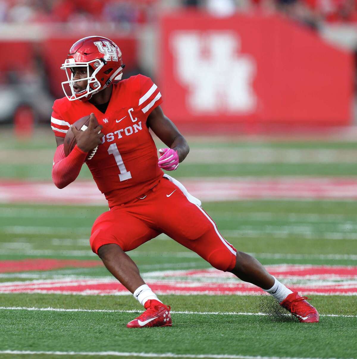 Houston Cougars quarterback Greg Ward Jr. (1) runs the ball during the second quarter of a college football game at TDECU Stadium, Saturday,Oct. 29, 2016 in Houston.