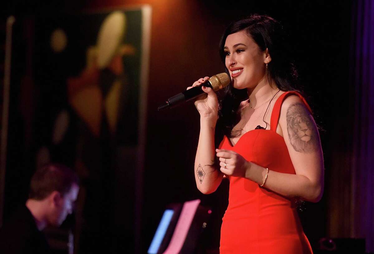 Rumer Willis dancing, and singing, on her own
