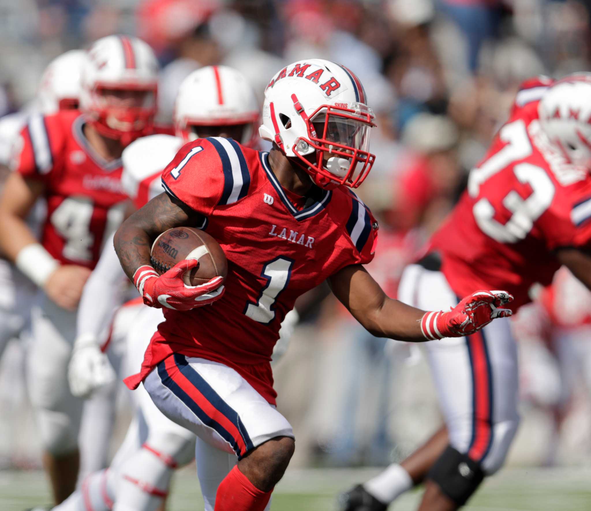 Bellaire vs. Lamar: football in the trenches – Three Penny Press