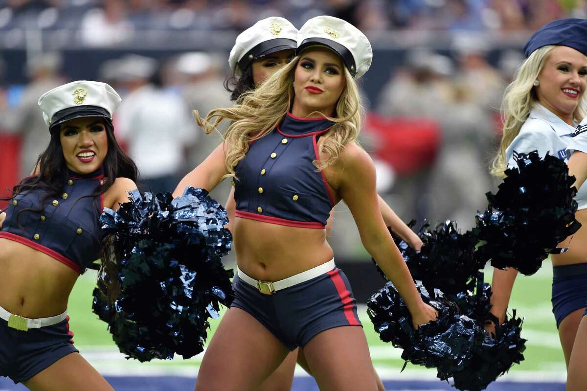 The Atlanta Falcons cheerleaders perform in Halloween costume before the  first of an NFL football game between the Atlanta Falcons and the Green Bay  Packers, Sunday, Oct. 30, 2016, in Atlanta. (AP