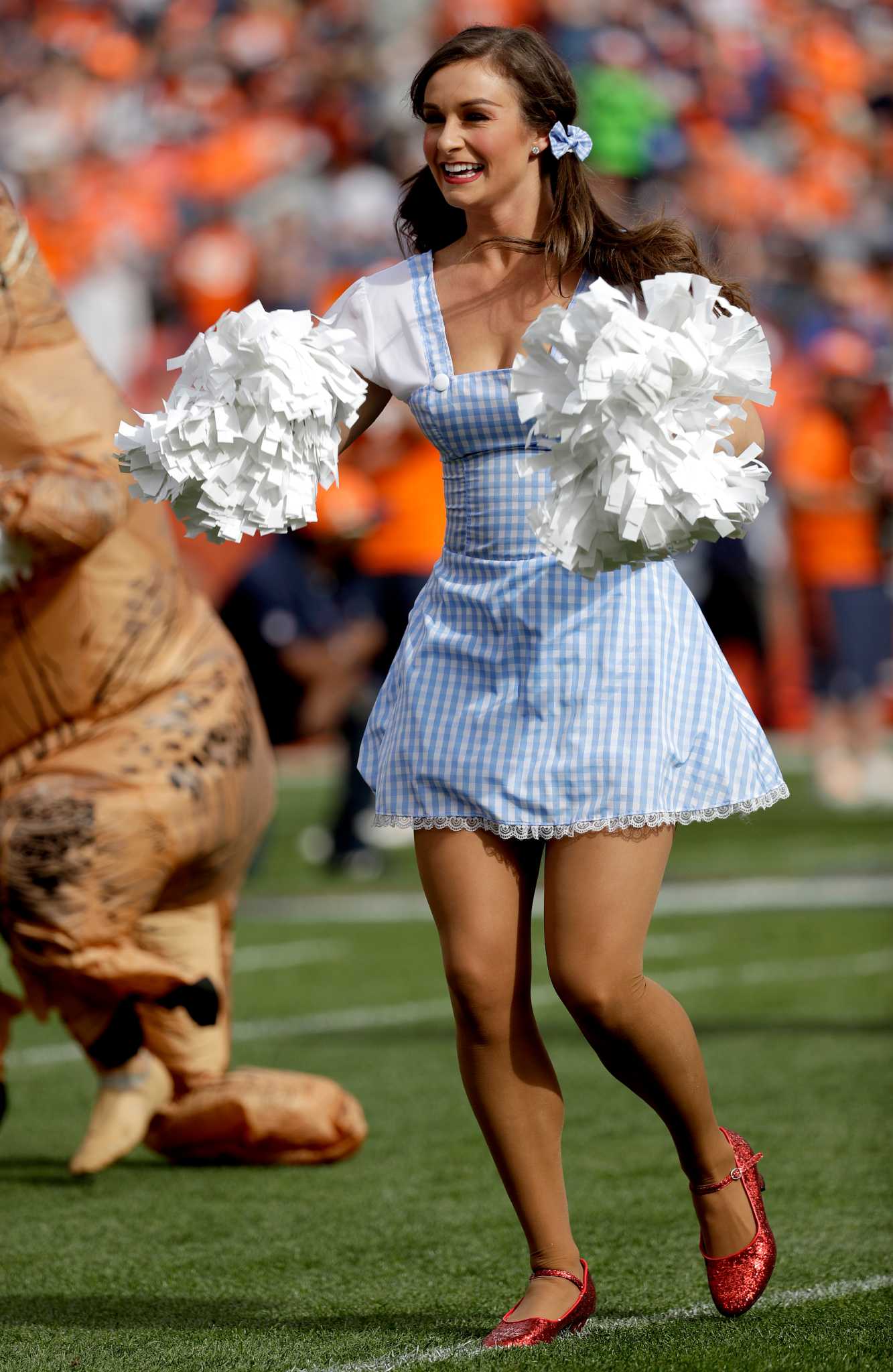 NFL cheerleaders dress for Halloween