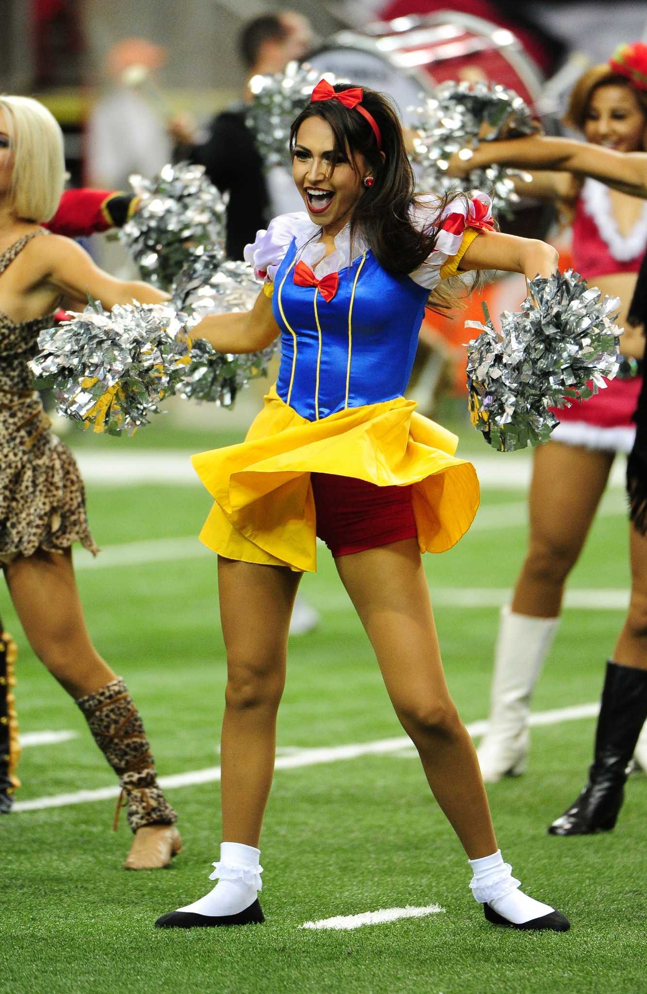 NFL cheerleaders dress up for Halloween