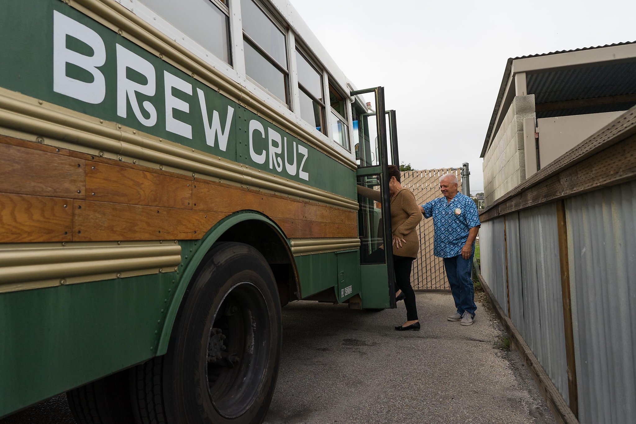 Santa Cruz bus tour offers views of the brews