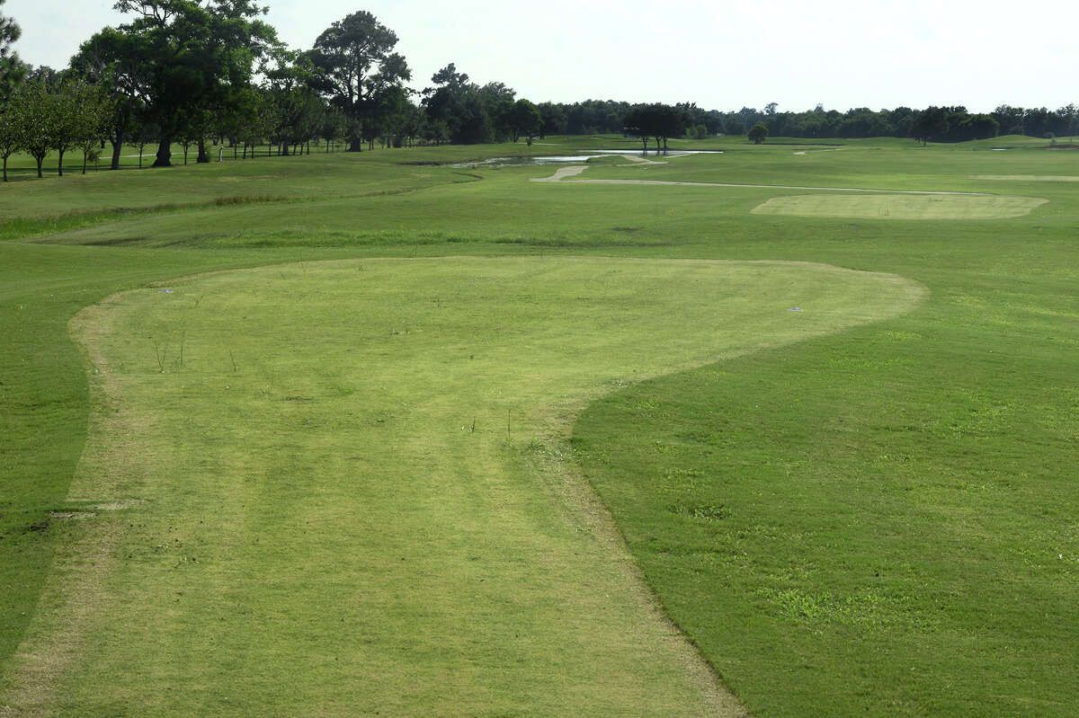 Bayou Din Golf Club will not shut down