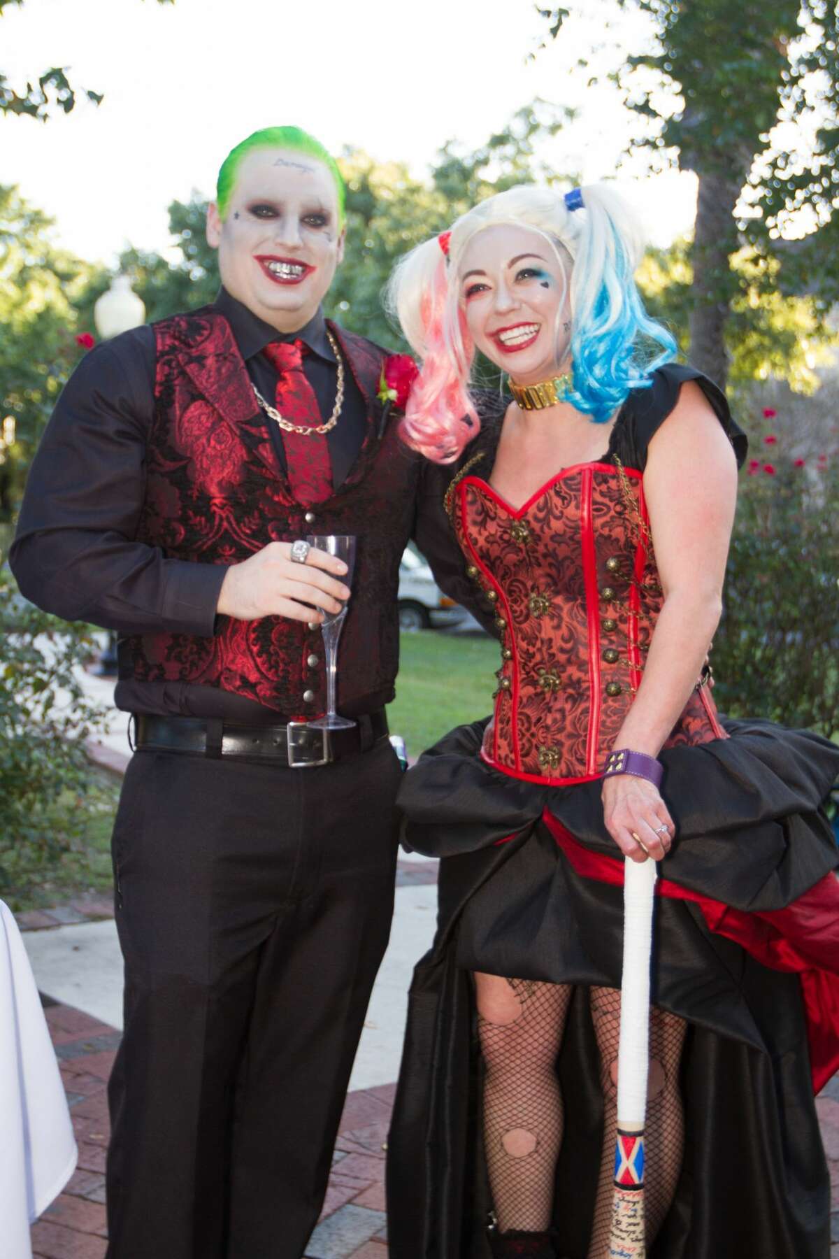 S.A. couple solidifies 'mad love' with Joker, Harley Quinn-themed wedding
