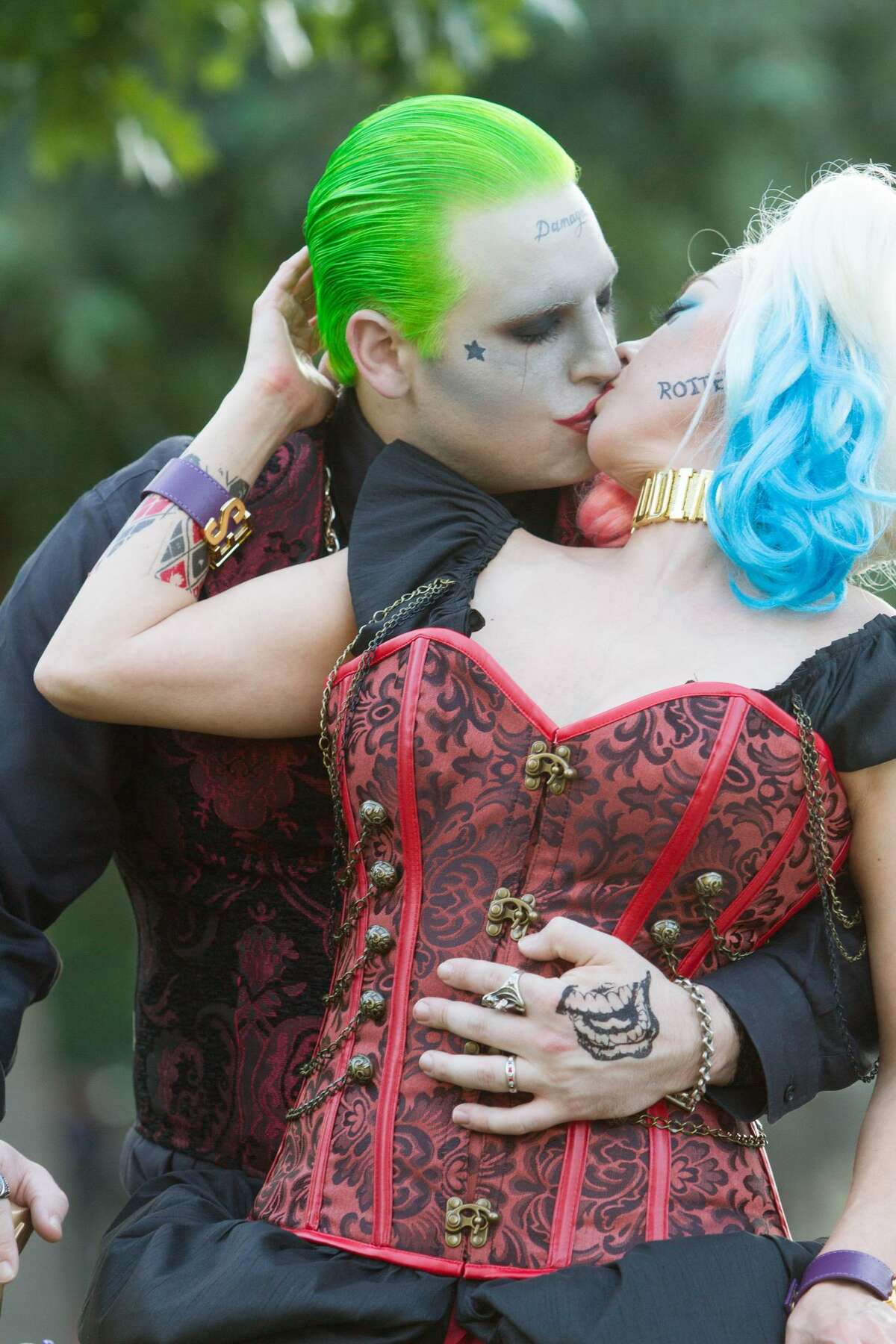 S A Couple Solidifies Mad Love With Joker Harley Quinn Themed Wedding