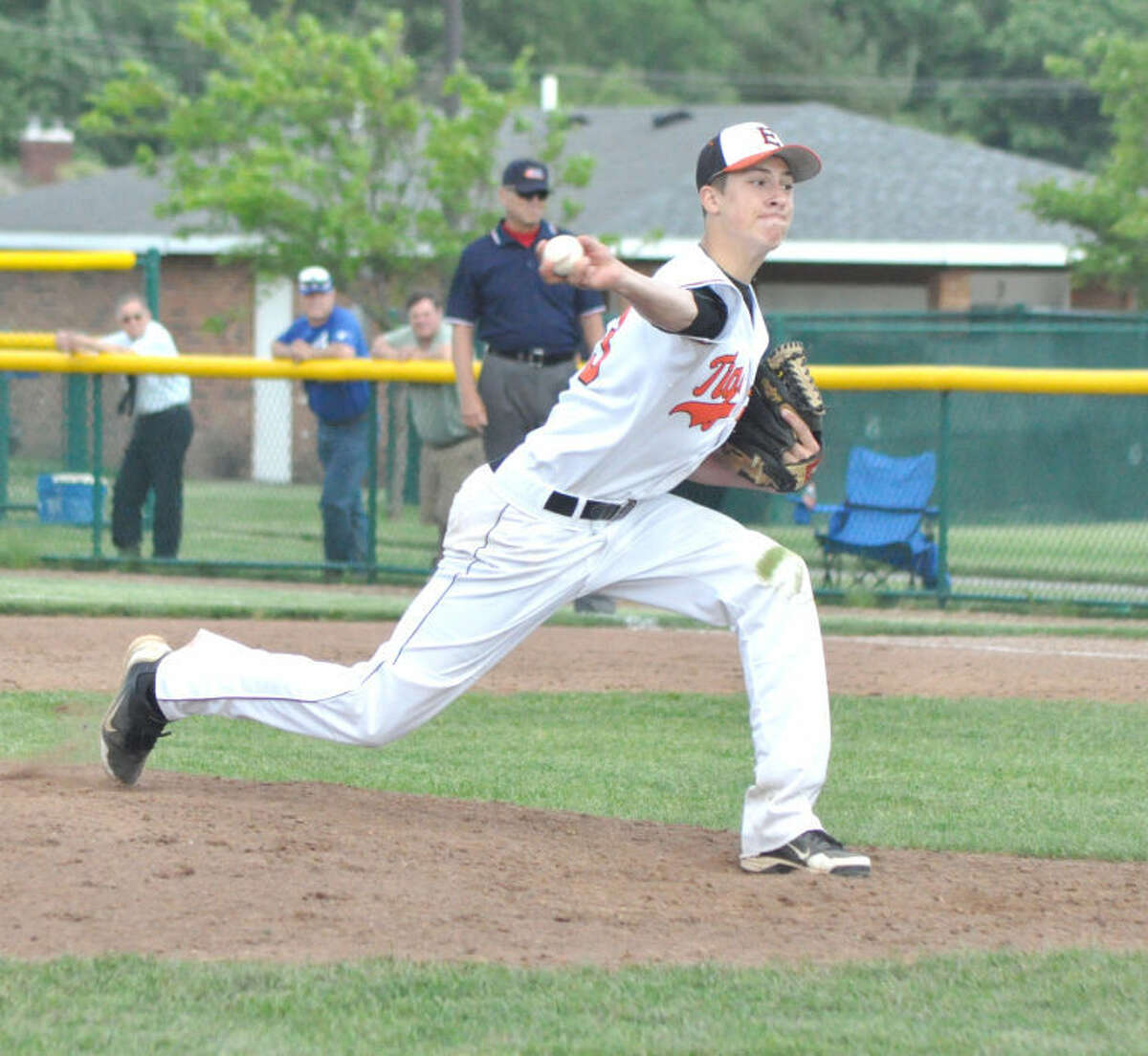 Edwardsville’s Cole Hagen delivers a pitch to the plate Wednesday at Tom Pile Field against Quincy in the Class 4A Edwardsville Regional semifinals.