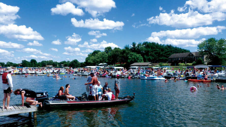 LakeaPalooza rocks Holiday Shores The Edwardsville Intelligencer