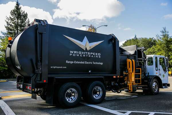 Electric Garbage Trucks Wrightsd Delivers Sfchronicle 2of5the Wrightsd Truck Drives Away After Being Introduced At A News Conference In Santa Rosa Its Train Is Serial Hybrid Running First On